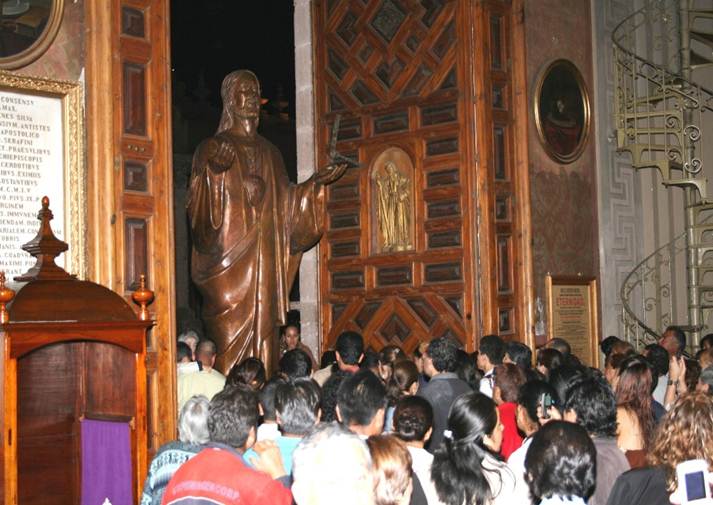 King of Kings with People