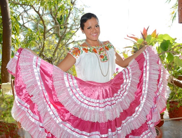 “Huipiles” – Traditional Fashions from Costa Chica - Imagine-Mexico.com